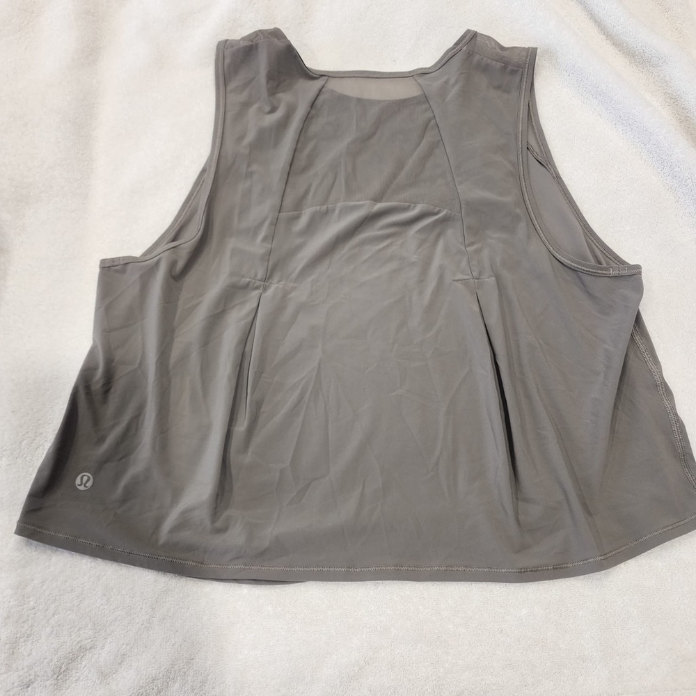 Lululemon Women's Gray Sleeveless Top - Picture 4 of 7